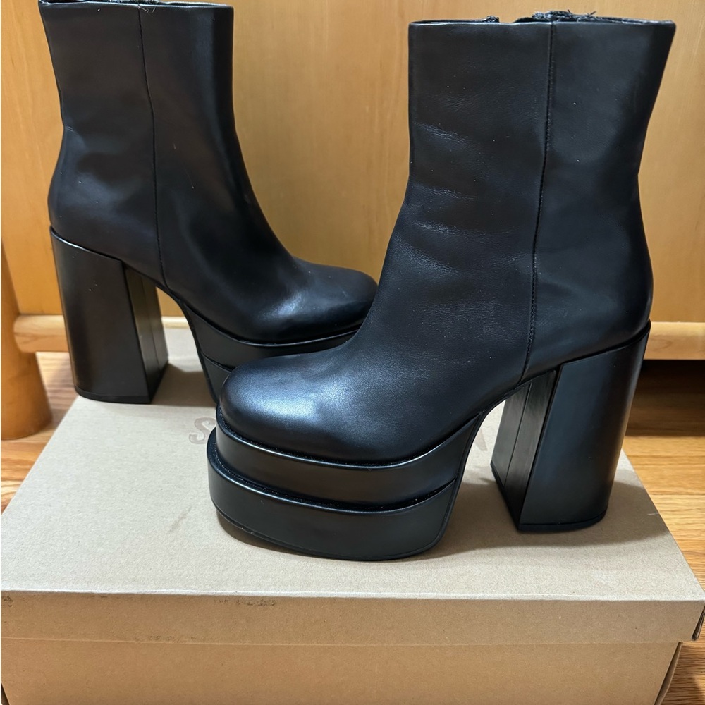 New Steve Madden boots